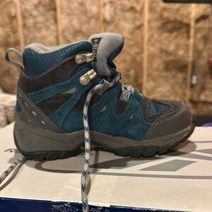 LL bean hiking style boots. Only worn a few times. Like brand new.